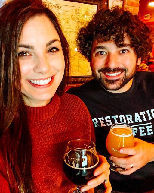 Grab your favorite Plus-One and join us at the Taproom for some Sunday fun 😄🍻 We
