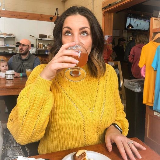 Happiness is…sipping a Shovel Town brew 😍🍻 Thanks for visiting, Kaitlynn — we ho