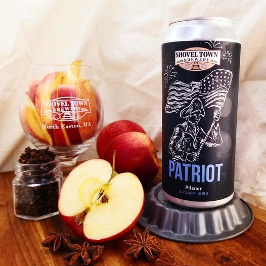 Our Patriot Pilsner is crisp and clean to the core 😉🍎 Enjoy your Sunday Funday w