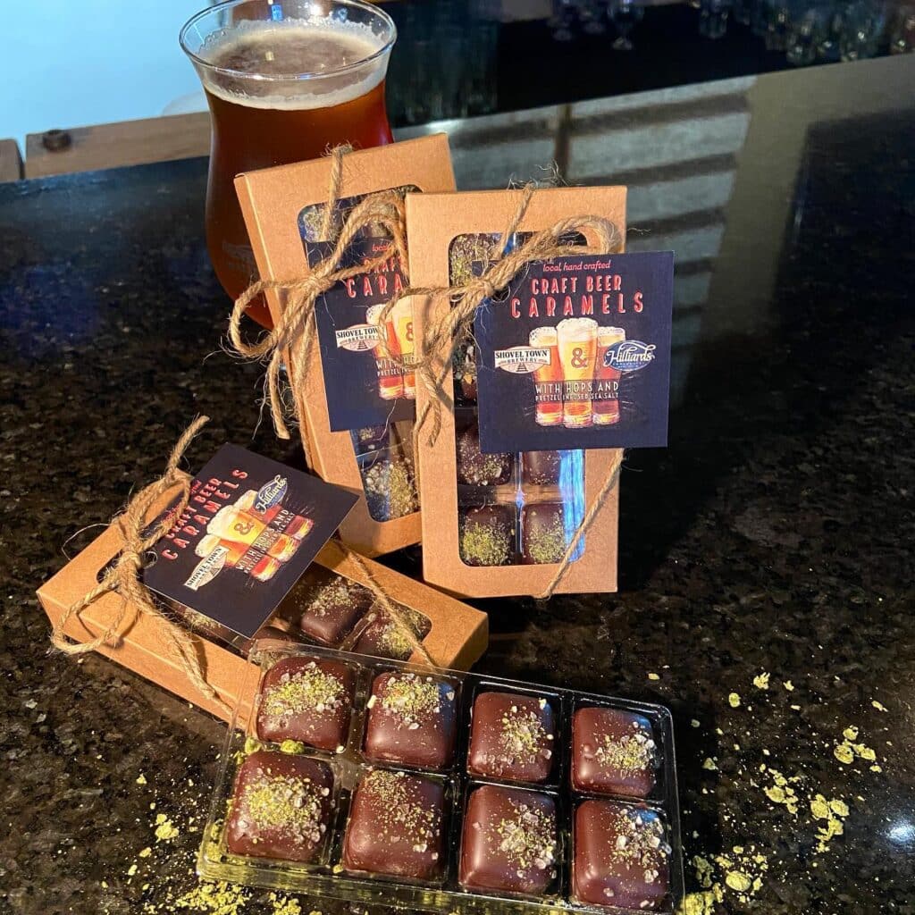 Christmas candy — but make it craft beer 😍🍫🍻 Give these sweet gifts to the beer