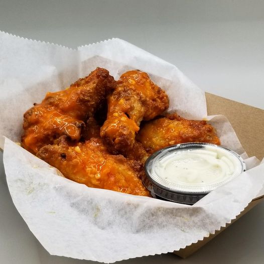 The perfect recipe for your Sunday — our NEW Garlic Buffalo Wings paired with yo