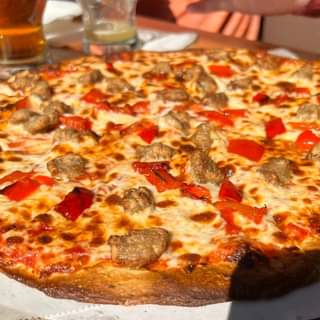 Our Sausage & Roasted Red Peppers Flatbread deserves a close-up 😍📸🍕 We’re OPEN 3