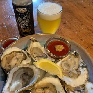 It’s a shore thing 🦪 Buck-a-Shuck Oysters tomorrow in the STB Taproom — Wed., 6/