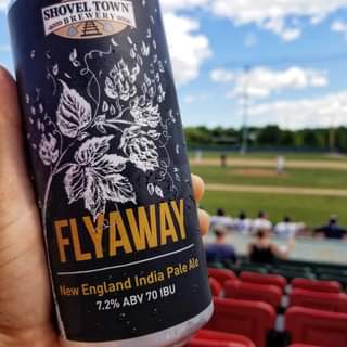 Don’t let Summer *Flyaway* without taking in a Brockton Rox game ⚾️🍻 We’ve got 🚨