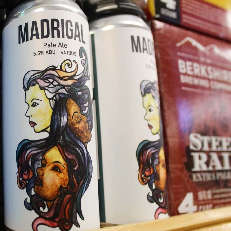 All hail the American Pale Ale 🙌🏻🕵🏼‍♀️ We spy STB’s ‘Madrigal’ on the shelves of