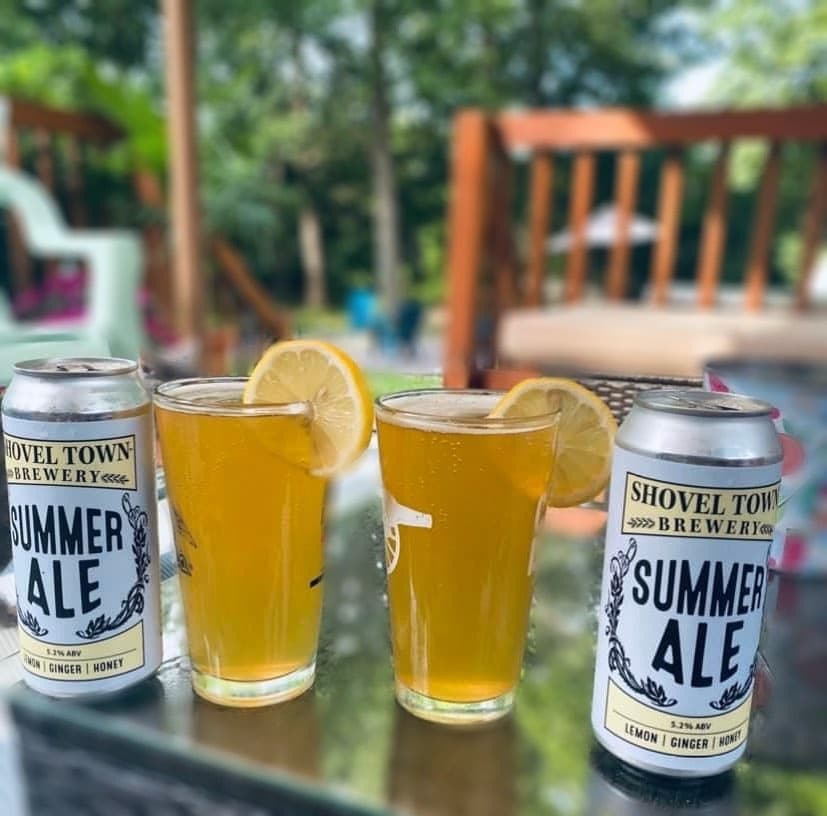 A little slice of Summer 🍋🍻 Who else garnishes their STB brews? Show us your cre