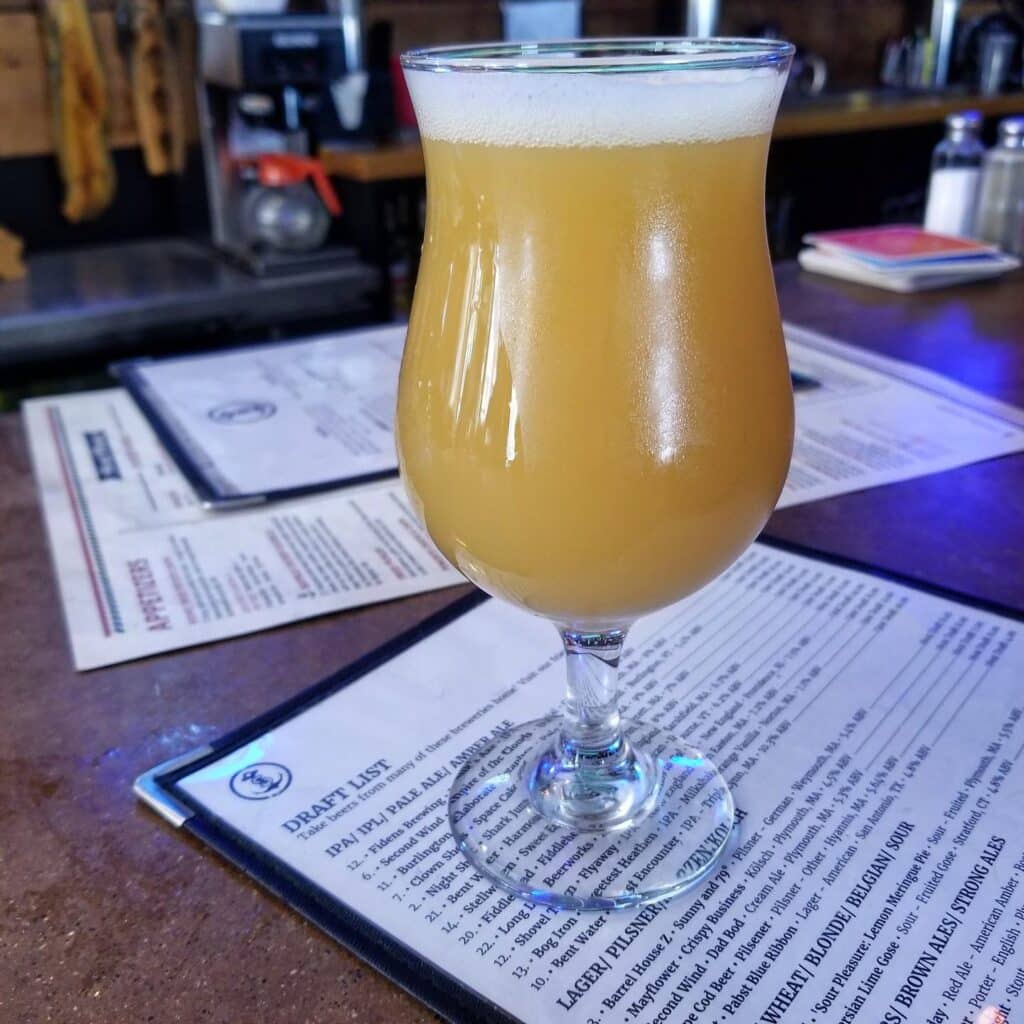 Perfect pours of Flyaway in Plymouth, MA — at The Speedwell Tavern 🍻🏆 Visit them