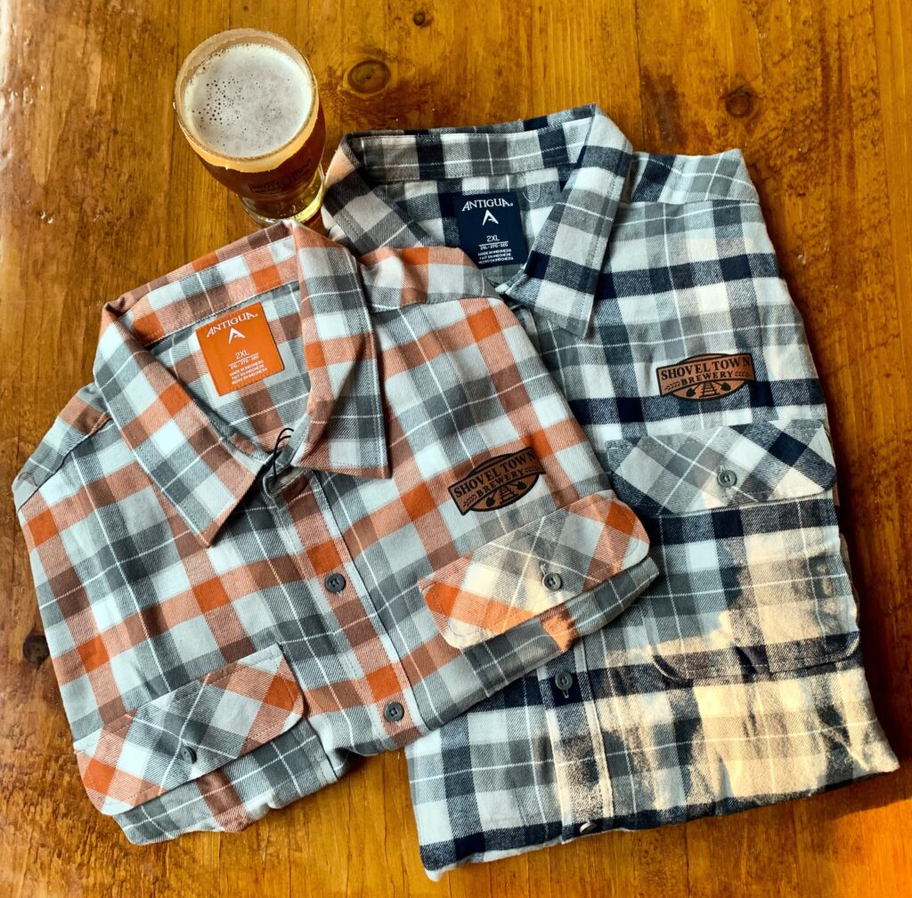 Is flannel season your favorite season? COMMENT below 🙋🏼‍♂️🙋🏻🙋🏼‍♀️ and check out