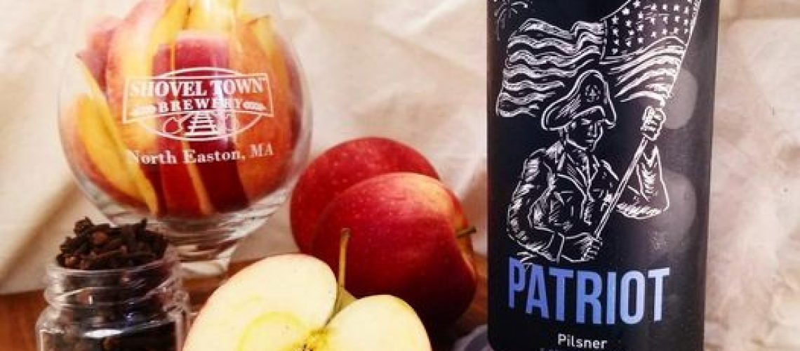 Our Patriot Pilsner is crisp and clean to the core 😉🍎 Enjoy your Sunday Funday w