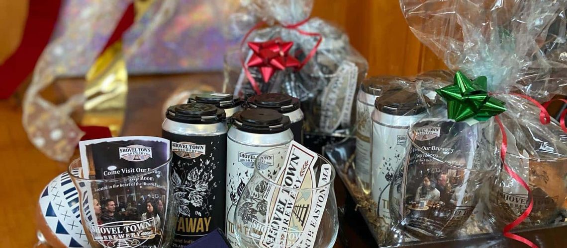 Merry Christmas Craft Beer & Snacks Gift Set | Beer Gift Basket