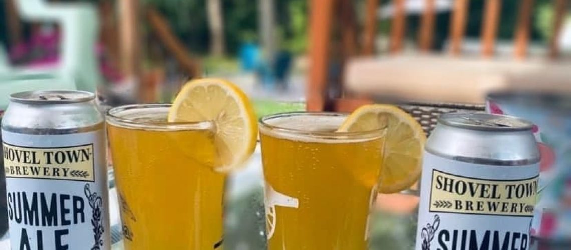 A little slice of Summer 🍋🍻 Who else garnishes their STB brews? Show us your cre